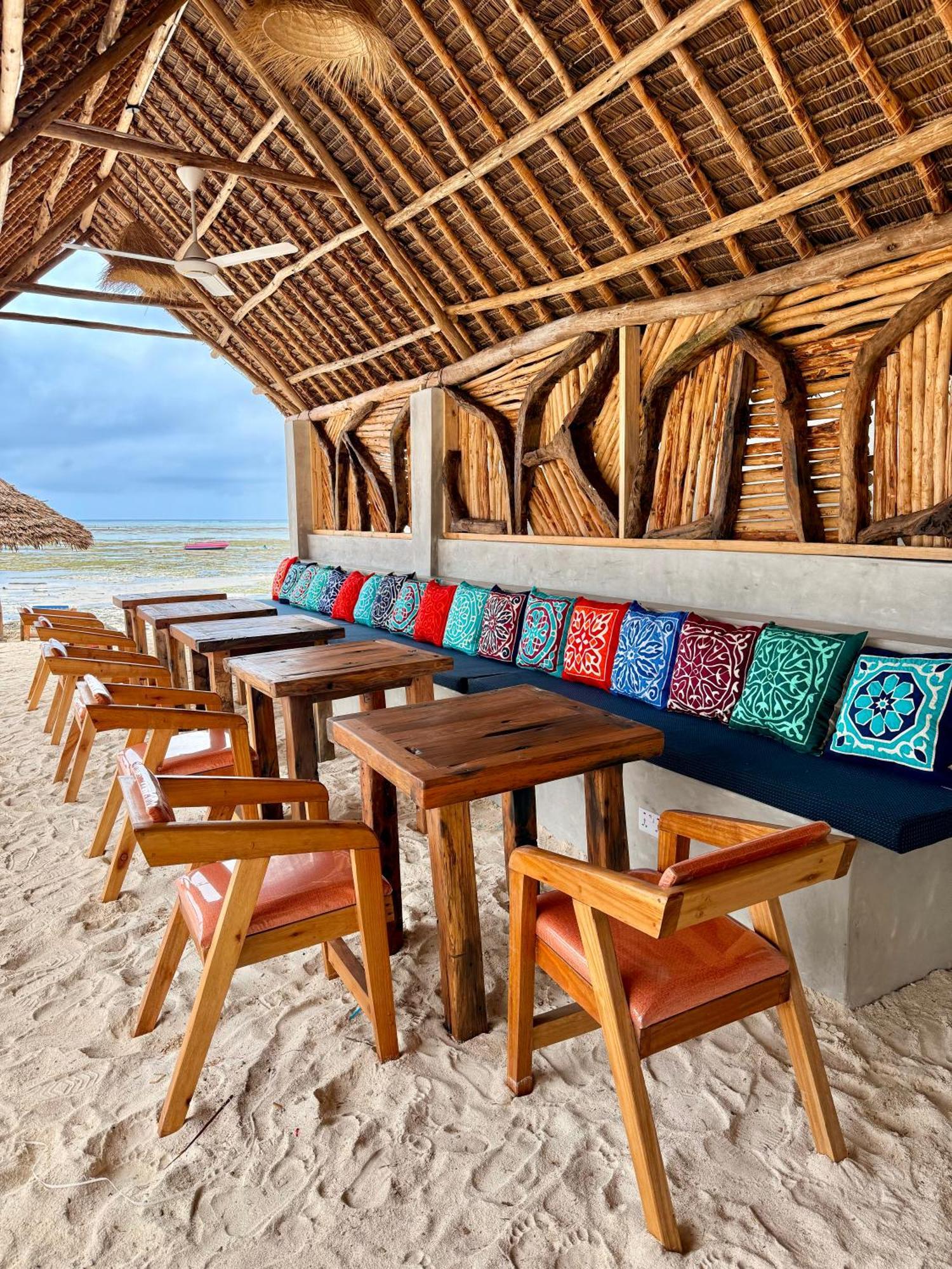 Dhow Beach Boutique Hotel Nungwi Exterior photo