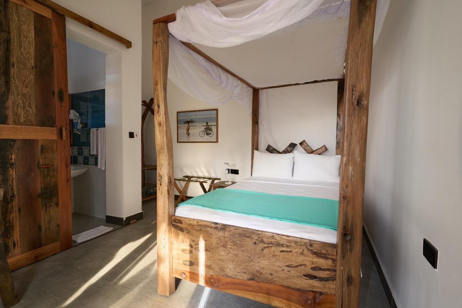 Dhow Beach Boutique Hotel Nungwi Exterior photo